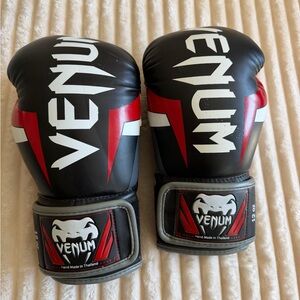 Venum Black/Red Boxing Gloves - Men's Training Gloves